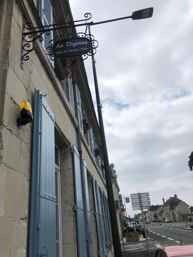 Suite En Chambre D'Hotes La Vigenna Les Ormes  Esterno foto